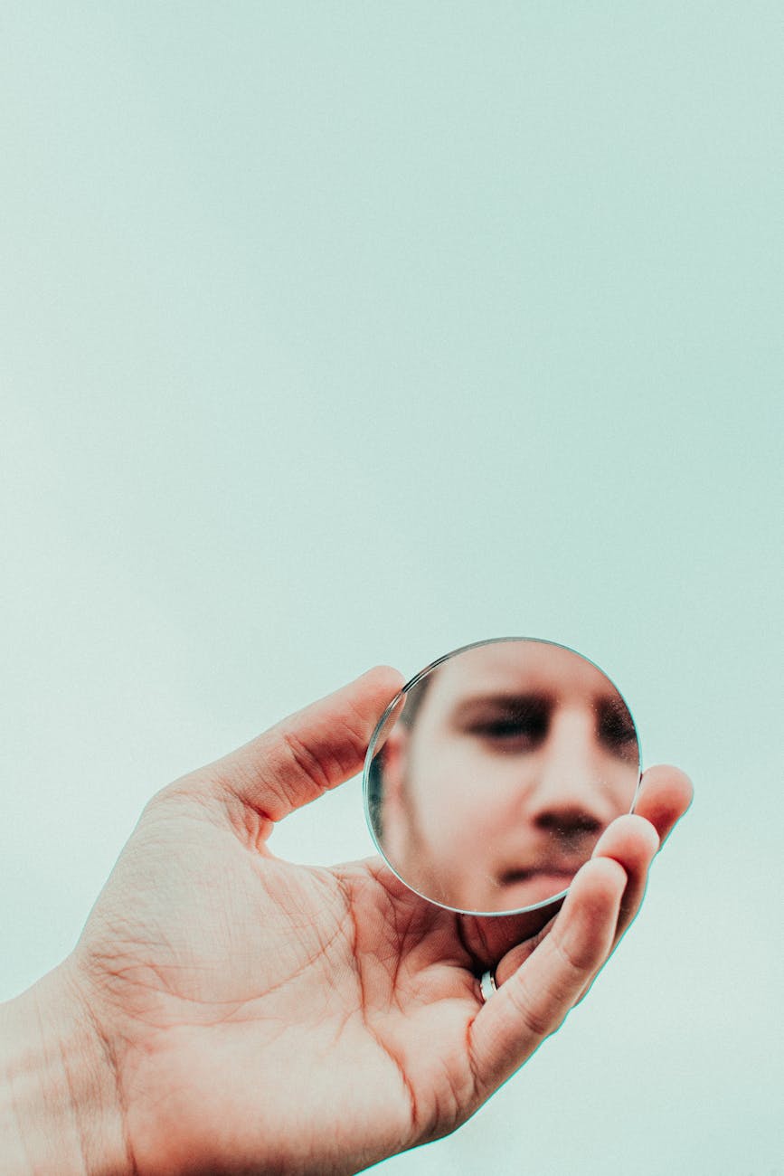 De spiegel als waarheid – wat zegt de wereld over jou?